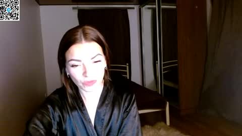 Lana online show from April 16, 2026, 9:39 pm