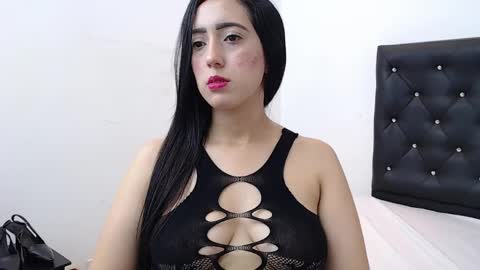 ivorynoir online show from April 6, 2026, 1:01 pm