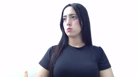 ivorynoir online show from April 18, 2026, 1:26 pm