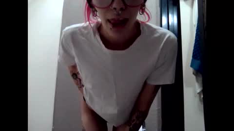 Snapshot of ivorytrixx chatting on February 10, 2026, 5:50 pm ivorytrixx online show from February 10, 2026, 5:50 pm