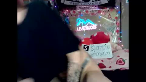 ivorytrixx online show from May 31, 2026, 2:53 am