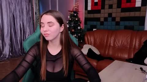 ivorywood_ online show from December 17, 2025, 10:21 am