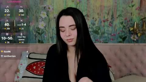 ivorywood_ online show from April 19, 2026, 6:10 pm