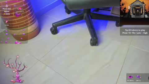 IVVY online show from October 19, 2025, 7:25 pm