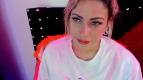 Diana Rojas  online show from February 10, 2025, 12:08 pm