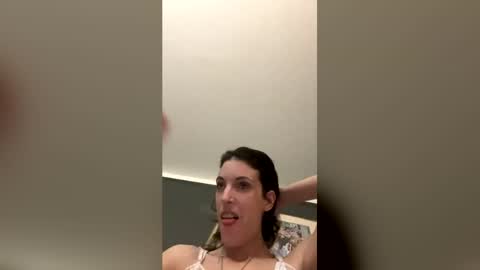 Snapshot of ivy_rose90 chatting on July 2, 2026, 4:40 am ivy_rose90 online show from July 2, 2026, 4:40 am