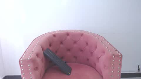 tender girl  online show from March 17, 2026, 8:23 pm