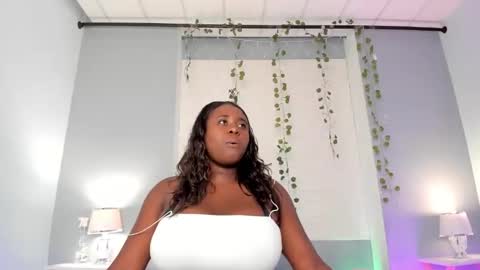 Snapshot of ivybennett chatting on January 5, 2026, 7:50 pm IVANA online show from January 5, 2026, 7:50 pm