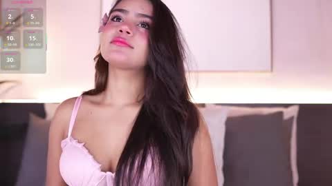 ivyellis online show from April 18, 2026, 11:36 am