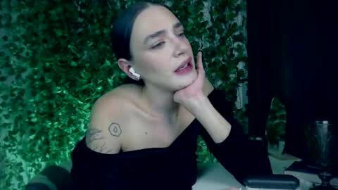 Snapshot of ivyjonson chatting on December 29, 2024, 4:40 pm Miss Ivy online show from December 29, 2024, 4:40 pm