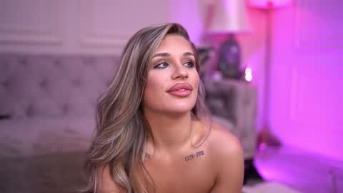 IvyRowa online show from February 1, 2025, 2:26 am