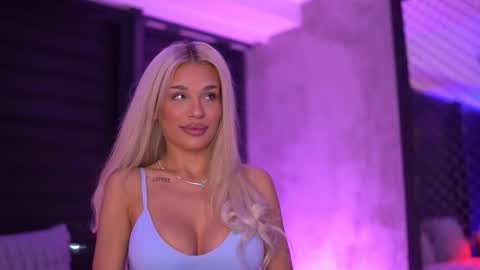 IvyRowa online show from September 17, 2025, 6:09 pm