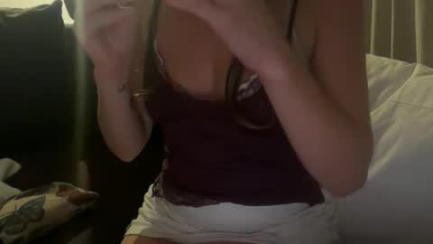 ivysagex online show from November 26, 2025, 7:26 pm