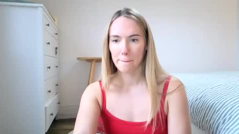 ivyyy1995 online show from January 8, 2026, 3:03 pm
