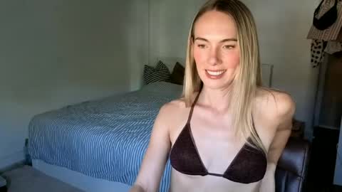 ivyyy1995 online show from August 1, 2026, 1:54 pm