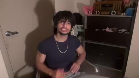 Snapshot of iwannabeagarden chatting on November 13, 2025, 4:11 am N online show from November 13, 2025, 4:11 am