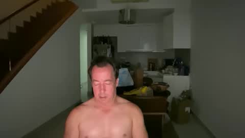 chat with me to find out online show from December 14, 2025, 7:03 am