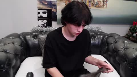 Maxim online show from December 12, 2024, 9:26 pm