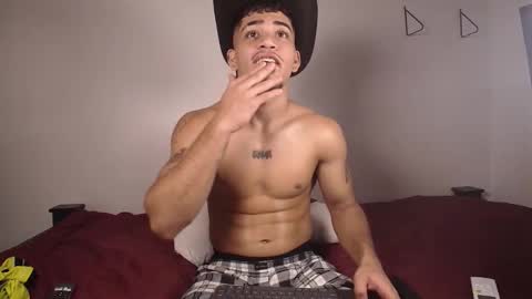 Snapshot of izaak_taylor7 chatting on September 21, 2025, 2:57 am izaack online show from September 21, 2025, 2:57 am