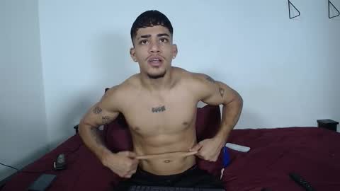 Snapshot of izaak_taylor7 chatting on September 24, 2025, 12:08 pm izaack online show from September 24, 2025, 12:08 pm