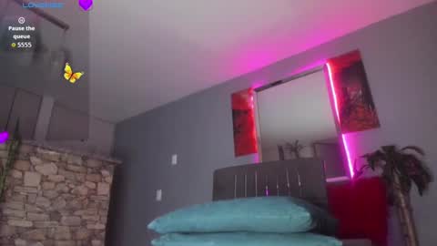 izamar online show from September 12, 2025, 1:17 am