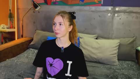 izi online show from October 19, 2025, 4:07 pm