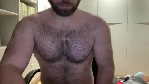 Izylduur online show from January 7, 2026, 7:22 am