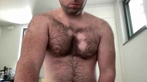 Izylduur online show from April 21, 2026, 10:32 am