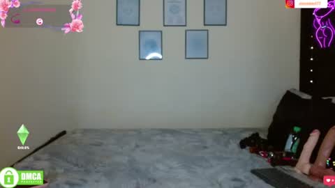 Snapshot of izzabelvalentine chatting on July 28, 2026, 8:45 pm Izzabel Valentine online show from July 28, 2026, 8:45 pm