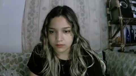 Snapshot of izzy_32 chatting on April 1, 2026, 7:42 am izzy_32 online show from April 1, 2026, 7:42 am