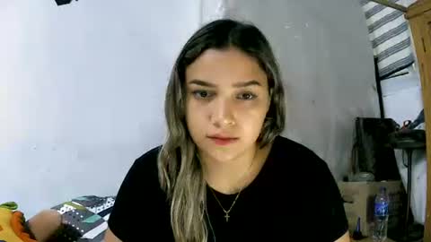 Snapshot of izzy_32 chatting on May 22, 2026, 7:30 pm izzy_32 online show from May 22, 2026, 7:30 pm