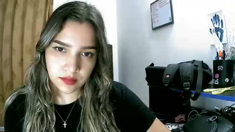Snapshot of izzy_32 chatting on June 14, 2026, 11:40 pm izzy_32 online show from June 14, 2026, 11:40 pm