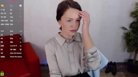 Queen of nylon  Victoria online show from January 10, 2026, 5:09 am