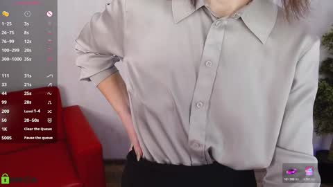 Queen of nylon  Victoria online show from January 12, 2026, 5:23 am