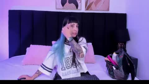 Izzy moon online show from June 5, 2026, 11:49 am