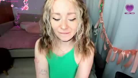 Snapshot of izzyholly chatting on June 14, 2026, 4:09 pm K A T E I have great pvt hot shows with dildos shows in pantyhose I love to squirt fabulously online show from June 14, 2026, 4:09 pm