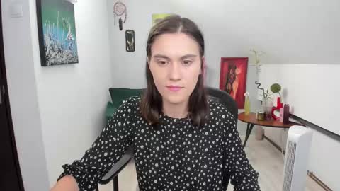 Snapshot of izzymonro chatting on September 17, 2025, 1:24 pm Izzy online show from September 17, 2025, 1:24 pm