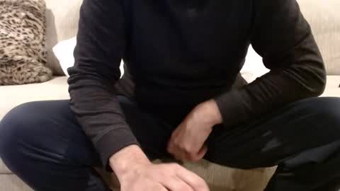 Snapshot of j335129 chatting on December 18, 2025, 1:06 pm James online show from December 18, 2025, 1:06 pm