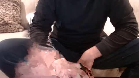 Snapshot of j335129 chatting on December 19, 2025, 2:13 pm James online show from December 19, 2025, 2:13 pm