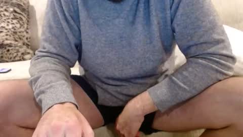 Snapshot of j335129 chatting on December 20, 2025, 12:56 pm James online show from December 20, 2025, 12:56 pm