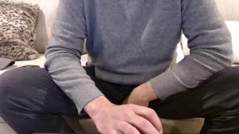 Snapshot of j335129 chatting on December 22, 2025, 1:08 pm James online show from December 22, 2025, 1:08 pm