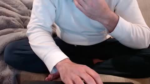 Snapshot of j335129 chatting on January 19, 2026, 2:10 pm James online show from January 19, 2026, 2:10 pm