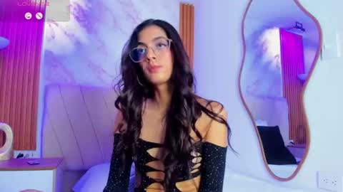 j_belle_ online show from August 7, 2026, 9:17 pm