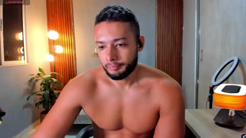 Snapshot of j_calix chatting on April 25, 2026, 11:35 pm Calix Independient model Insta and twt Calixsnake online show from April 25, 2026, 11:35 pm