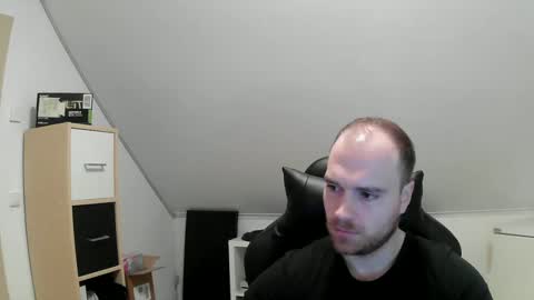 here4y online show from December 11, 2024, 8:36 am