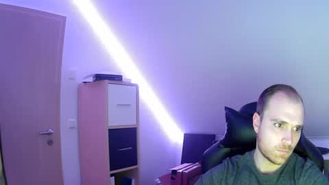 here4y online show from February 2, 2025, 6:31 pm