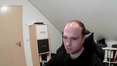 here4y online show from October 27, 2025, 7:56 am