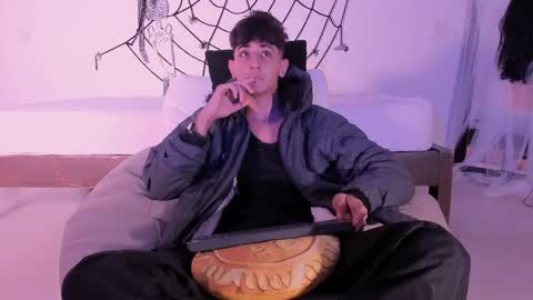 j_martony online show from October 20, 2025, 11:54 am