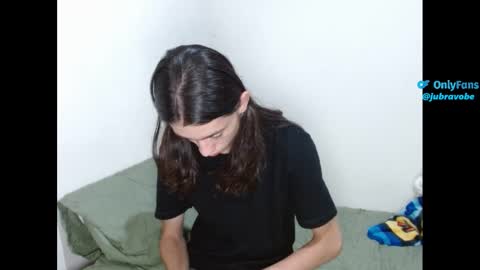 Andrs online show from March 6, 2025, 3:24 am