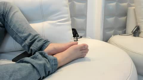 JACK DANIEL online show from November 11, 2025, 1:33 pm